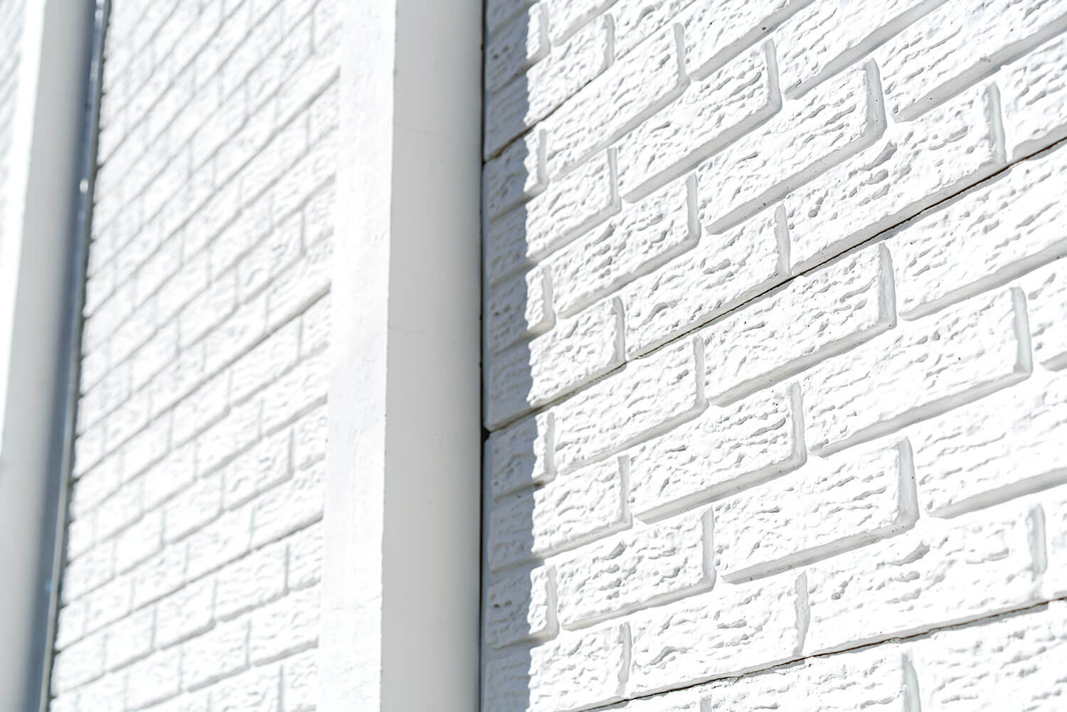 RusticBrick™ precast concrete fence